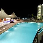 Grand Belish Hotell Guzelcamlı
