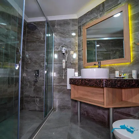 Hotel Grand Belish Guzelcamlı