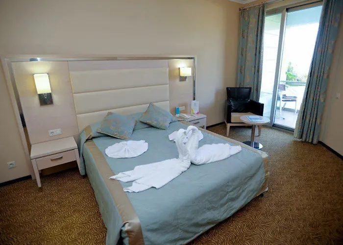 Hotel Grand Belish Guzelcamlı